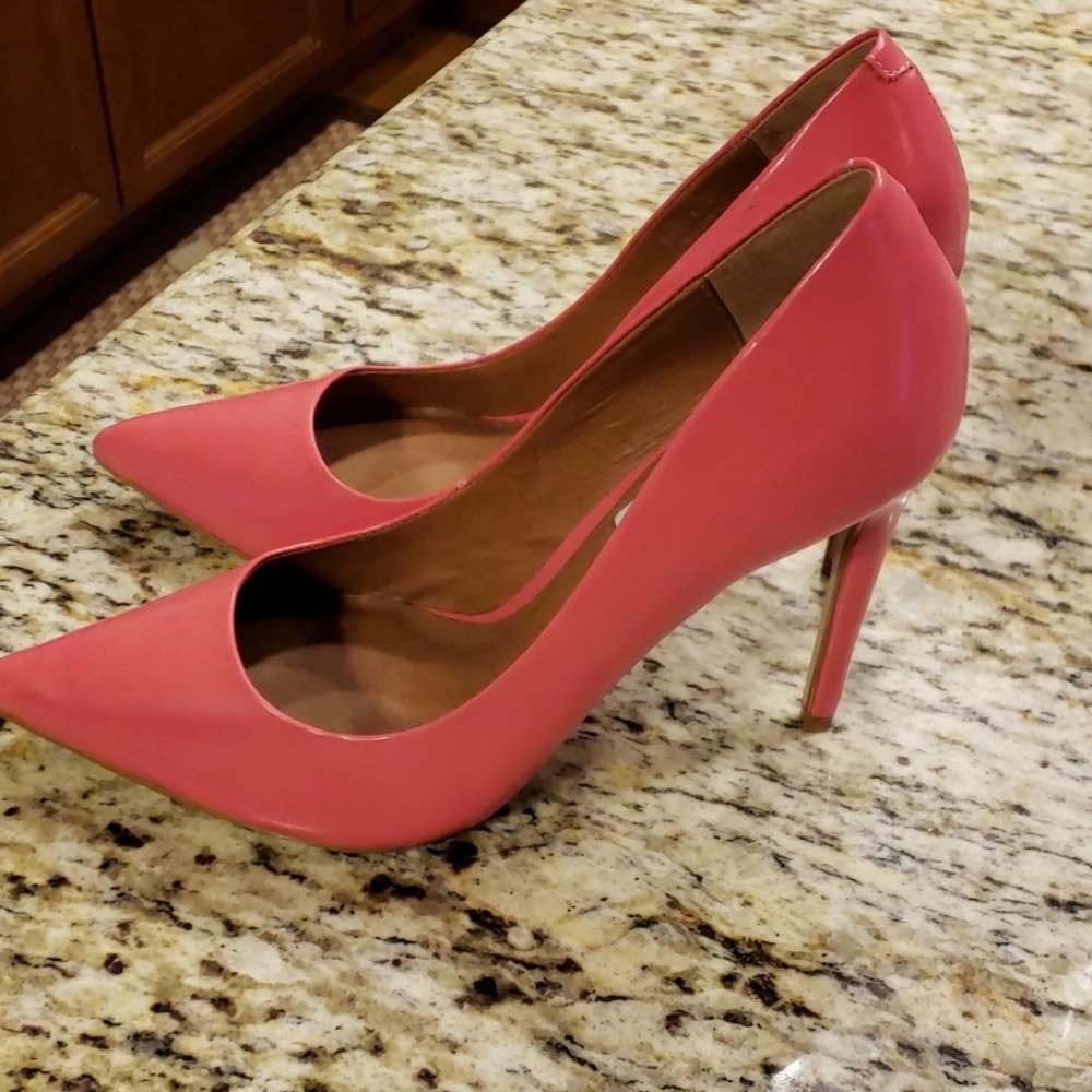 Pink heels - Picture 2 of 4